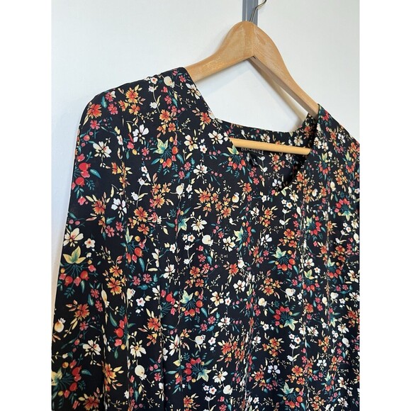 J Crew Mercantile Black Floral V Neck Bell Sleeve Blouse Size 4 - Picture 3 of 7